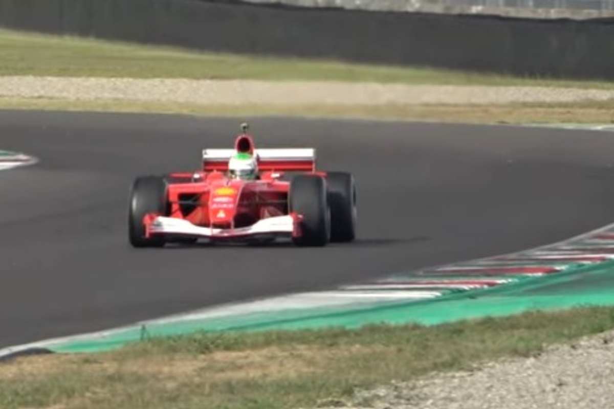 F2001 in pista