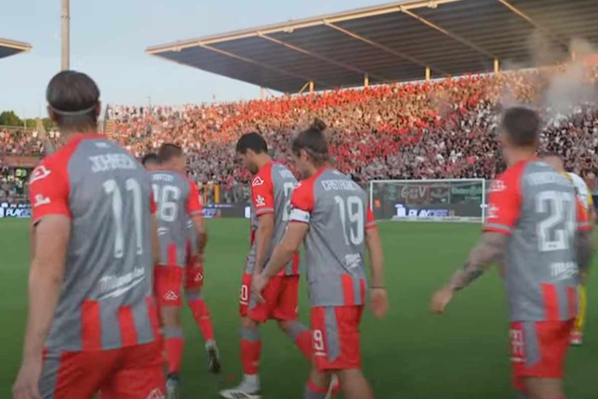 Giocatori Cremonese in campo