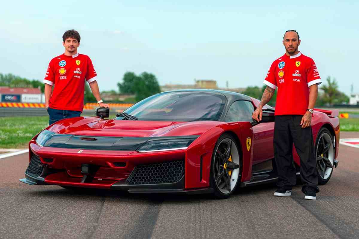 Ferrari F80 Hamilton e Leclerc