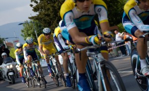 Ciclismo, Gazzoli squalificato per doping: un anno out e licenziamento dall’Astana