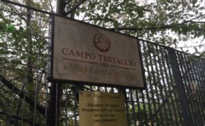 Roma, sulla targa di Campo Testaccio spunta la stella di David (FOTO)