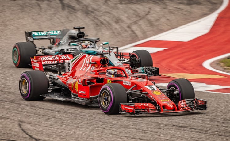 Sebastian Vettel e Lewis Hamilton - Foto Joe McGowan - CC-BY-ND-2.0