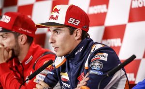 Motogp, Rossi: “Marquez si è rovinato l’immagine per non farmi vincere il mondiale nel 2015”