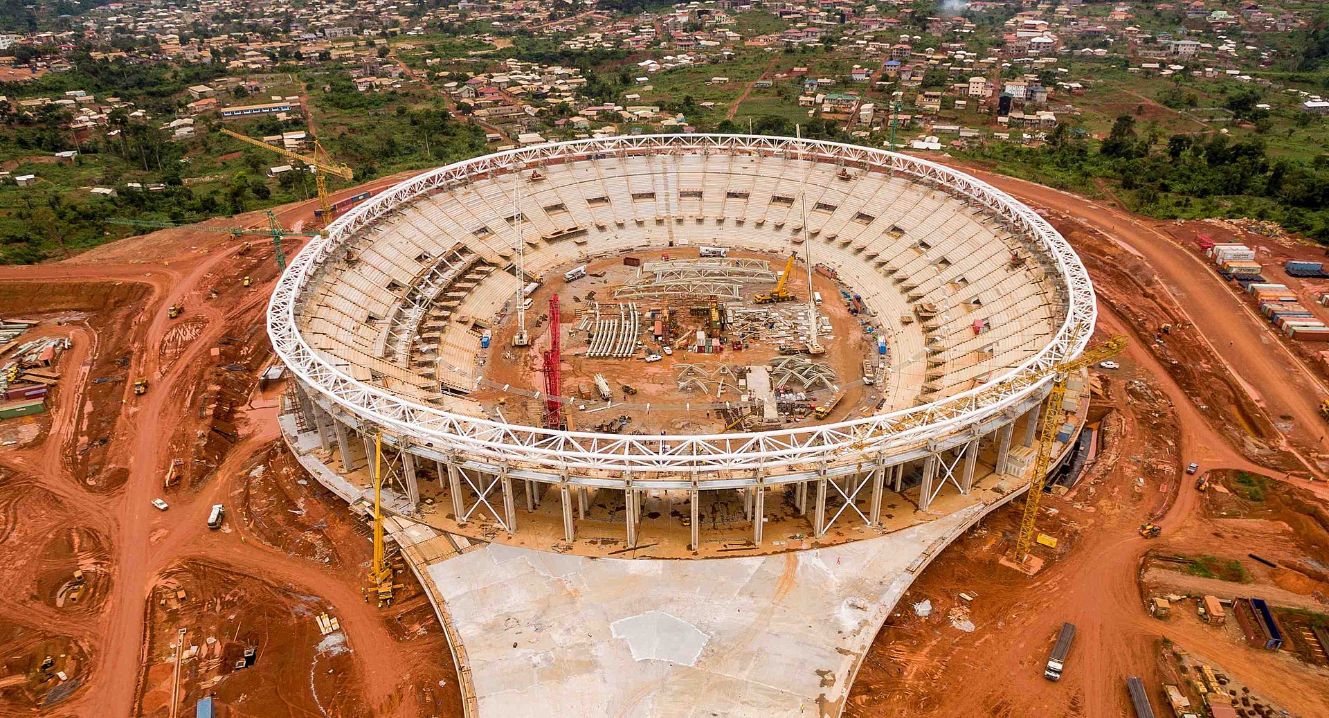 Stadio Paul Biya Coppa d'Africa Camerun - Nana Padrino Foto CC BY-SA 4.0