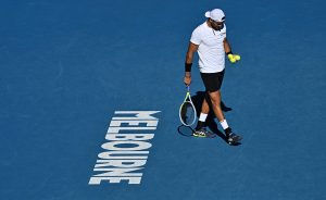 Australian Open 2022: revocato divieto d’indossare magliette in favore di Peng Shuai