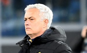 Zazzaroni: “Mourinho potrebbe lasciare la Roma senza rinforzi, sarebbe una tragedia”