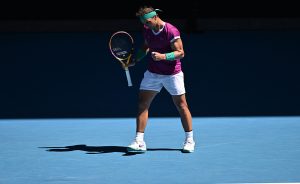 Australian Open 2022: Nadal resiste alla rimonta di Shapovalov e vola in semifinale