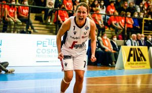 Basket, Supercoppa Serie A1 femminile 2022: Bologna schiaccia Ragusa e vola in finale, 99 62