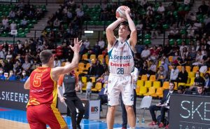 Basket, playoff Serie A2 2021/2022: Cantù batte Ravenna e vola in finale