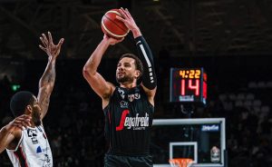 Basket, playoff Serie A1 2022: la Virtus Bologna supera Pesaro in gara 3, semifinale centrata