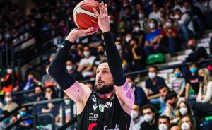 Highlights Virtus Bologna-Tortona 77-73, gara-1 semifinale playoff 2022 basket Serie A1 (VIDEO)