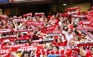 Benfica, ufficiale l’arrivo di Kokcu: al Feyenoord 25 milioni più bonus