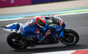 MotoGP, GP Italia Mugello 2023: frattura di tibia e perone per Rins, salta la gara