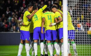 Mondiali Qatar 2022: il Brasile celebra la vittoria con la Corea del Sud con uno striscione per Pelé