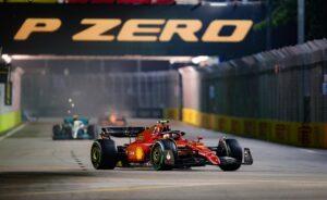 F1, Gp Singapore 2022: “problemi” per Sainz, è costretto a farla nella tuta