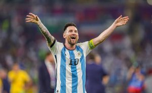 La Conmebol celebra Messi: la sua statua al fianco di quelle di Pelè e Maradona
