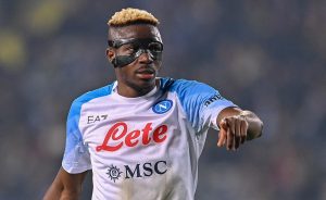 Nigeria, Osimhen a digiuno. Il ct: “Sente maggiore pressione in nazionale” Nigeria, Osimhen a digiuno. Il ct: “Sente maggiore pressione in nazionale”