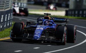 F1, GP Australia 2023: bandiera rossa all’ottavo giro, gara interrotta dopo il botto di Albon F1, GP Australia 2023: bandiera rossa all’ottavo giro, gara interrotta dopo il botto di Albon