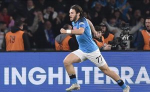 Napoli, Kvaratskhelia torna stellare: due pali, il rigore conquistato e il ritorno al gol contro l’Udinese Napoli, Kvaratskhelia torna stellare: due pali, il rigore conquistato e il ritorno al gol contro l’Udinese