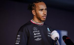 F1 GP Australia 2023, Hamilton: “Spero che la Red Bull non mi dia di nuovo un secondo”