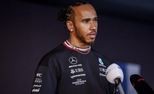 F1 GP Australia 2023, Hamilton: “Spero che la Red Bull non mi dia di nuovo un secondo” F1 GP Australia 2023, Hamilton: “Spero che la Red Bull non mi dia di nuovo un secondo”