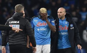 Napoli, infortunio Osimhen: lesione distrattiva all’adduttore, i tempi di recupero Napoli, infortunio Osimhen: lesione distrattiva all’adduttore, i tempi di recupero