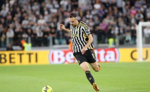 La Juventus affonda dopo il surreale autogol di Gatti: le reazioni social