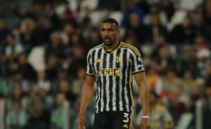 MOVIOLA – Sassuolo Juventus, Berardi duro su Bremer: ammonito, il Var non interviene MOVIOLA – Sassuolo Juventus, Berardi duro su Bremer: ammonito, il Var non interviene