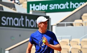 Roland Garros 2023, day 2: è il giorno di Sinner. Cobolli fa il suo debutto slam contro Alcaraz Roland Garros 2023, day 2: è il giorno di Sinner. Cobolli fa il suo debutto slam contro Alcaraz