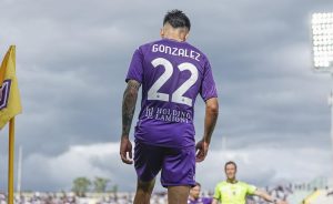 Fiorentina, ko per Nico Gonzalez: l’argentino non rientra dall’intervallo Fiorentina, ko per Nico Gonzalez: l’argentino non rientra dall’intervallo