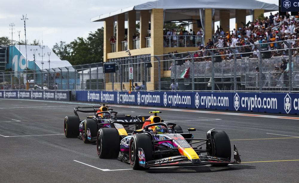 Sergio Perez e Max Verstappen