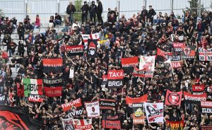 Milan, la Curva Sud commenta il licenziamento di Maldini: “Vogliamo il salto di qualità, grazie Paolo” Milan, la Curva Sud commenta il licenziamento di Maldini: “Vogliamo il salto di qualità, grazie Paolo”