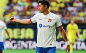 Barcellona, guai per Xavi: Lewandowski costretto al cambio dopo un duro contrasto