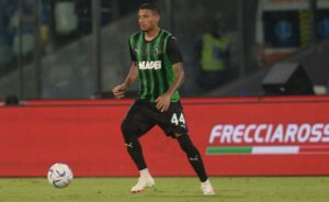 MOVIOLA – Cagliari Sassuolo, Ruan Tressoldi ne combina un’altra: calcio in faccia ed espulsione MOVIOLA – Cagliari Sassuolo, Ruan Tressoldi ne combina un’altra: calcio in faccia ed espulsione