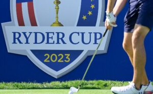 Ryder Cup: team accolti da un bagno di folla a piazza di Spagna Ryder Cup: team accolti da un bagno di folla a piazza di Spagna