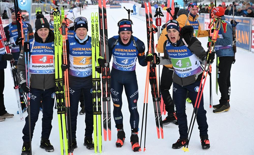 Italia staffetta maschile biathlon