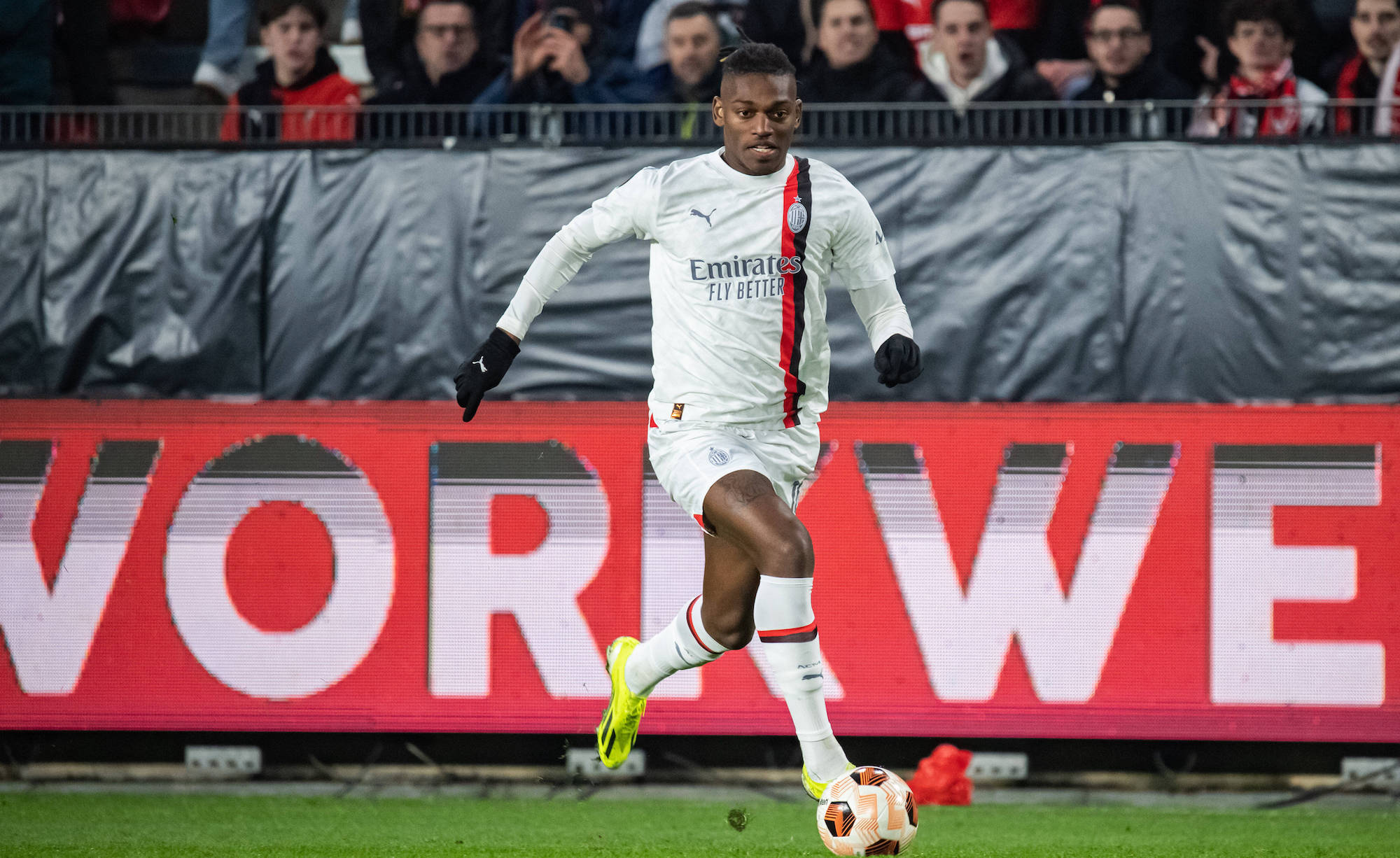 Sconfitta indolore per il Milan: il Rennes vince 3 2, ma passa Pioli. Jovic e Leao in gol nel ritorno