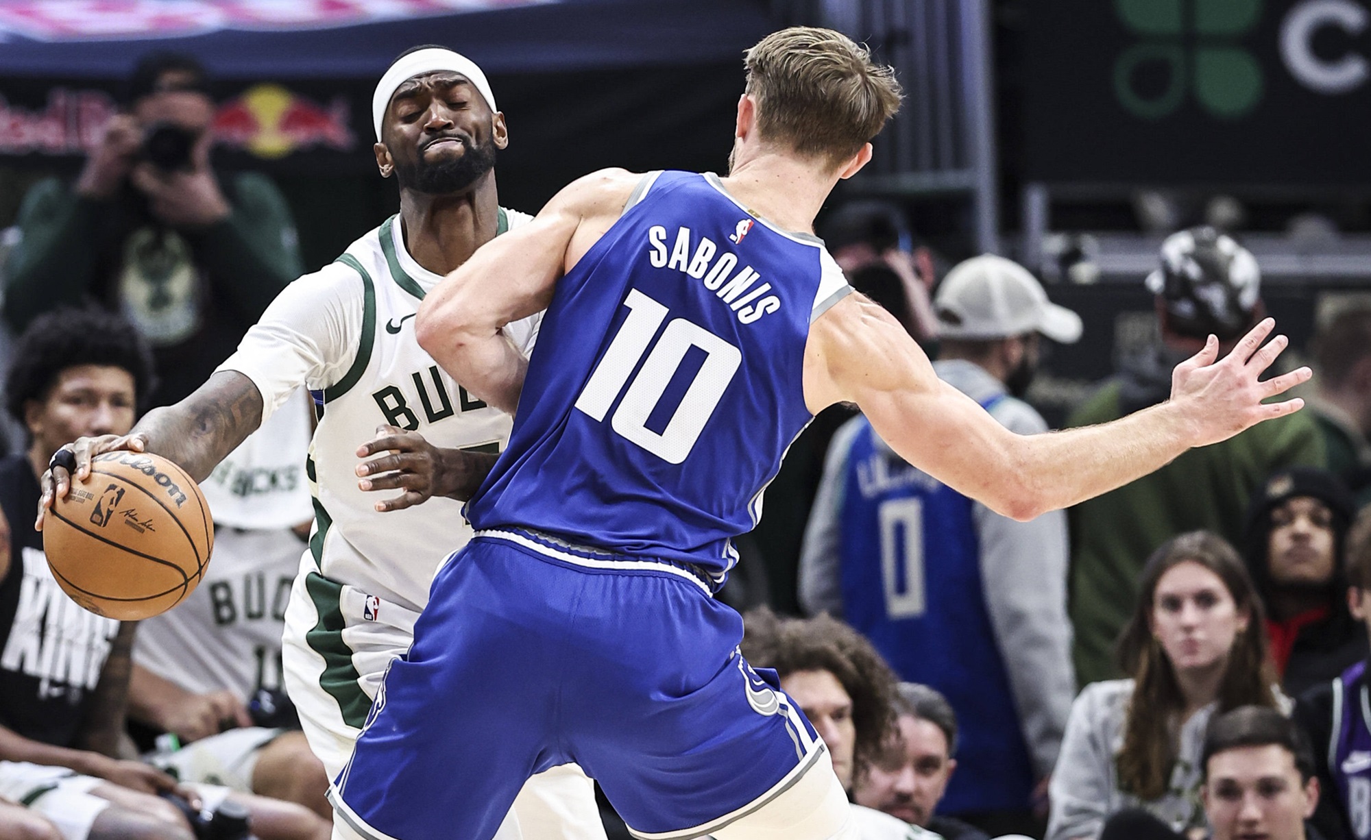 Bobby Portis e Domantas Sabonis, Bucks-Kings