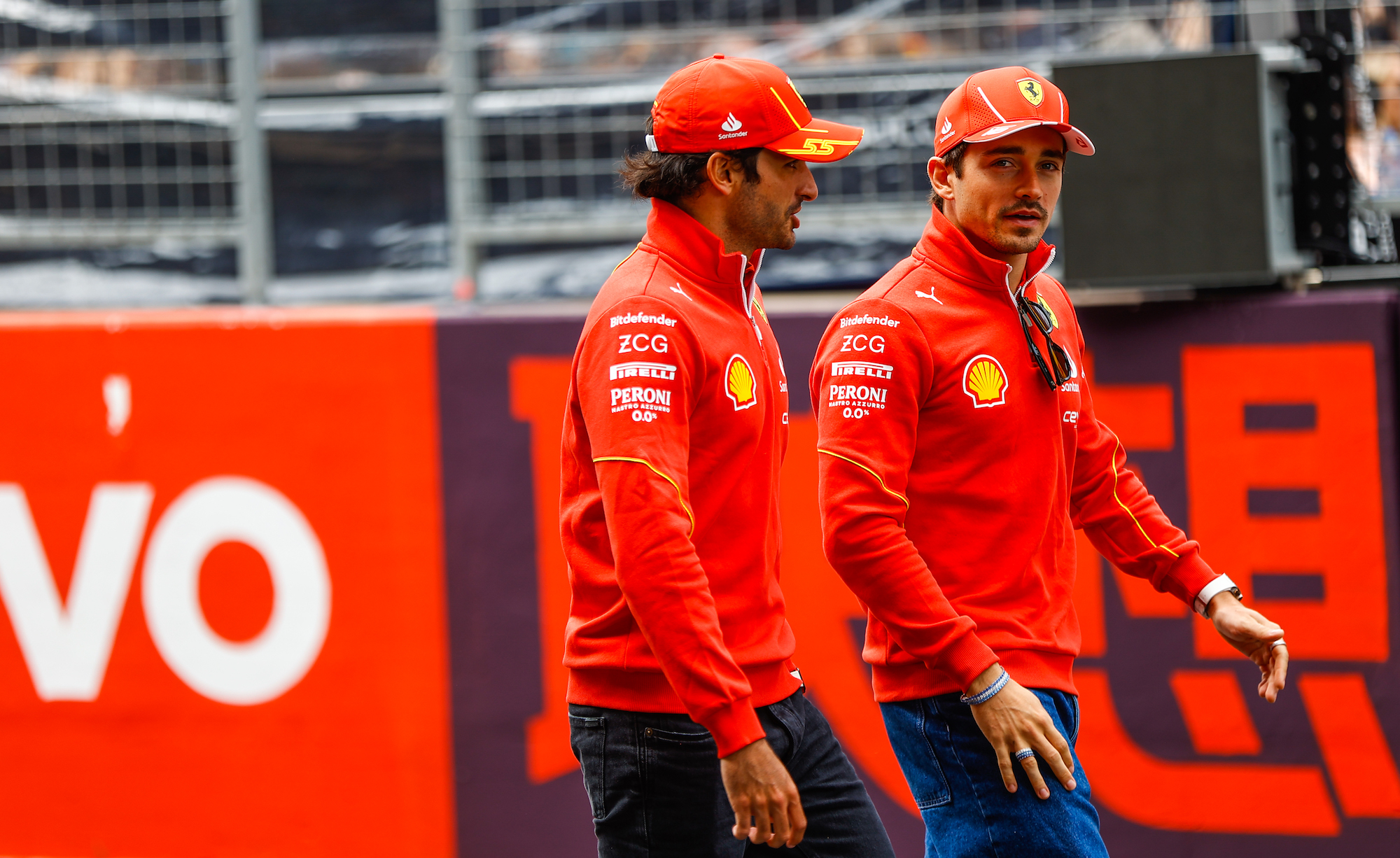 Carlos Sainz e Charles Leclerc