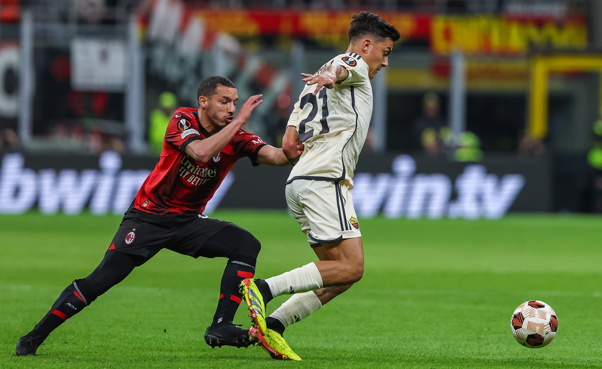 Ismael Bennacer e Paulo Dybala, Milan-Roma