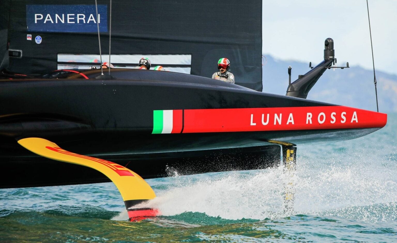 Chi è Marco Gradoni, l'enfant prodige della vela italiana: Luna Rossa ...