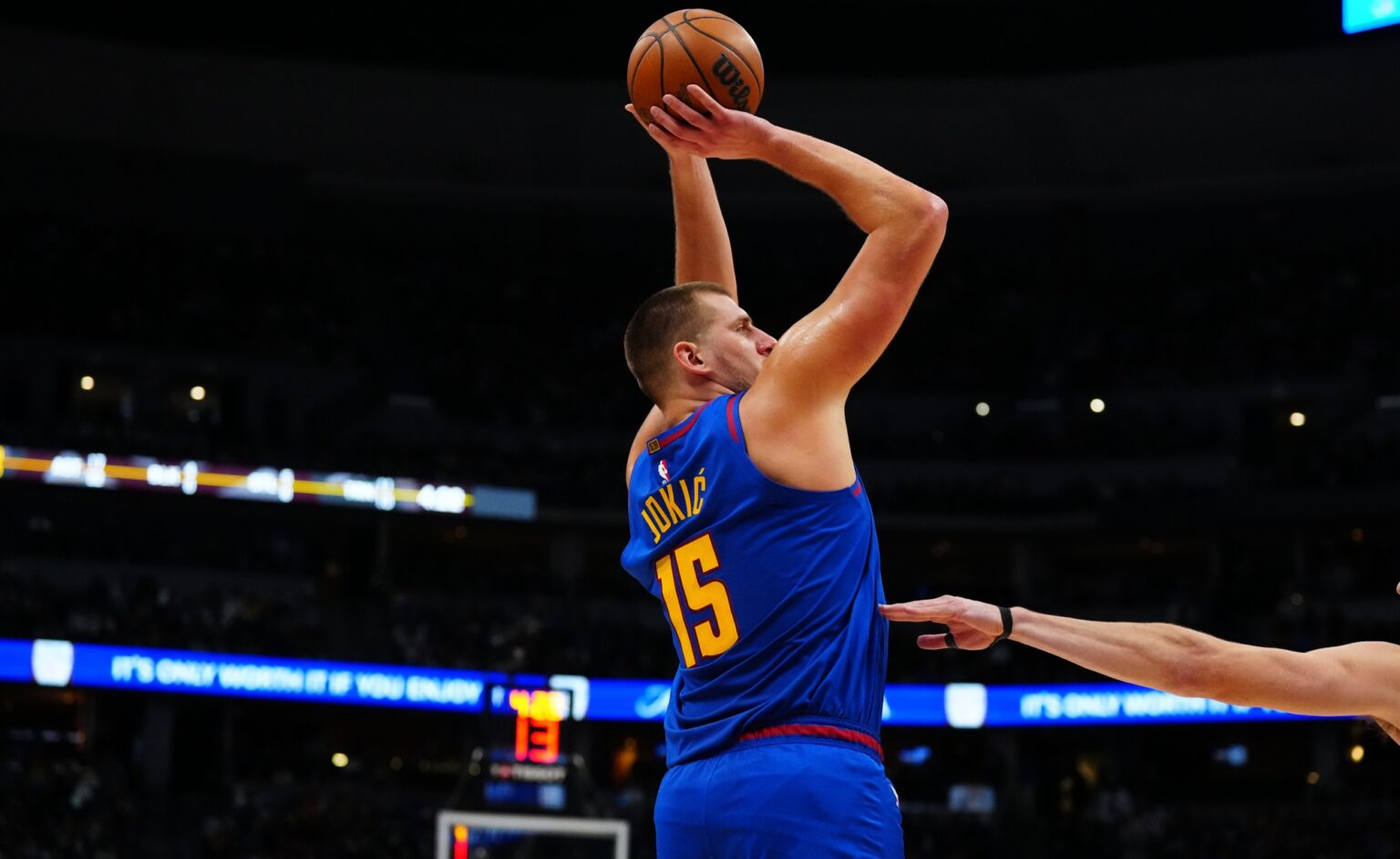 NBA 2024/2025 Jokic giganteggia nella vittoria sui Lakers, bene Milwaukee e San Antonio