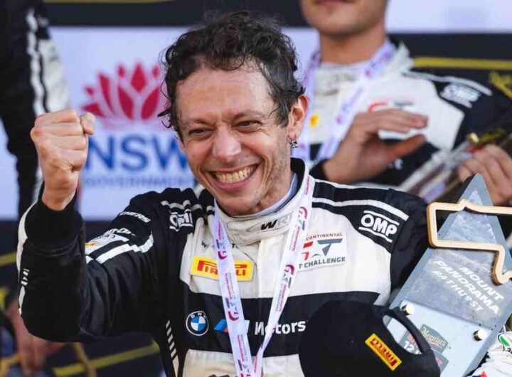 Rossi esulta sul podio