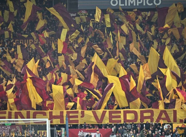 Tifosi Roma in Curva Sud - Foto/Felice De Martino/Fotogramma / IPA
