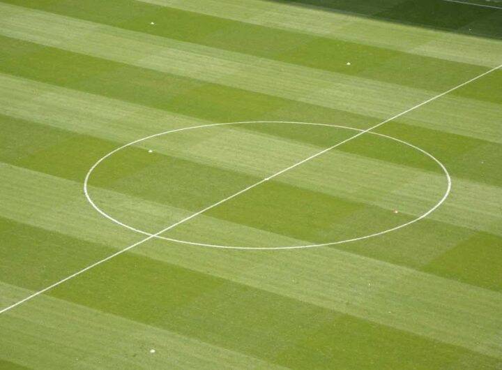 Campo di calcio vuoto