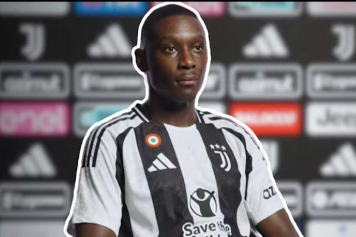 Kolo Muani durante la sua prima intervista da calciatore della Juventus