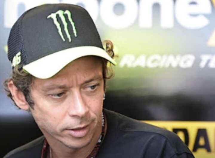 Valentino Rossi ai box
