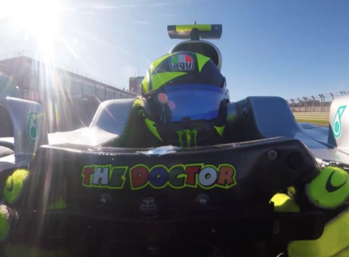 Valentino Rossi al volante della Mercedes F1