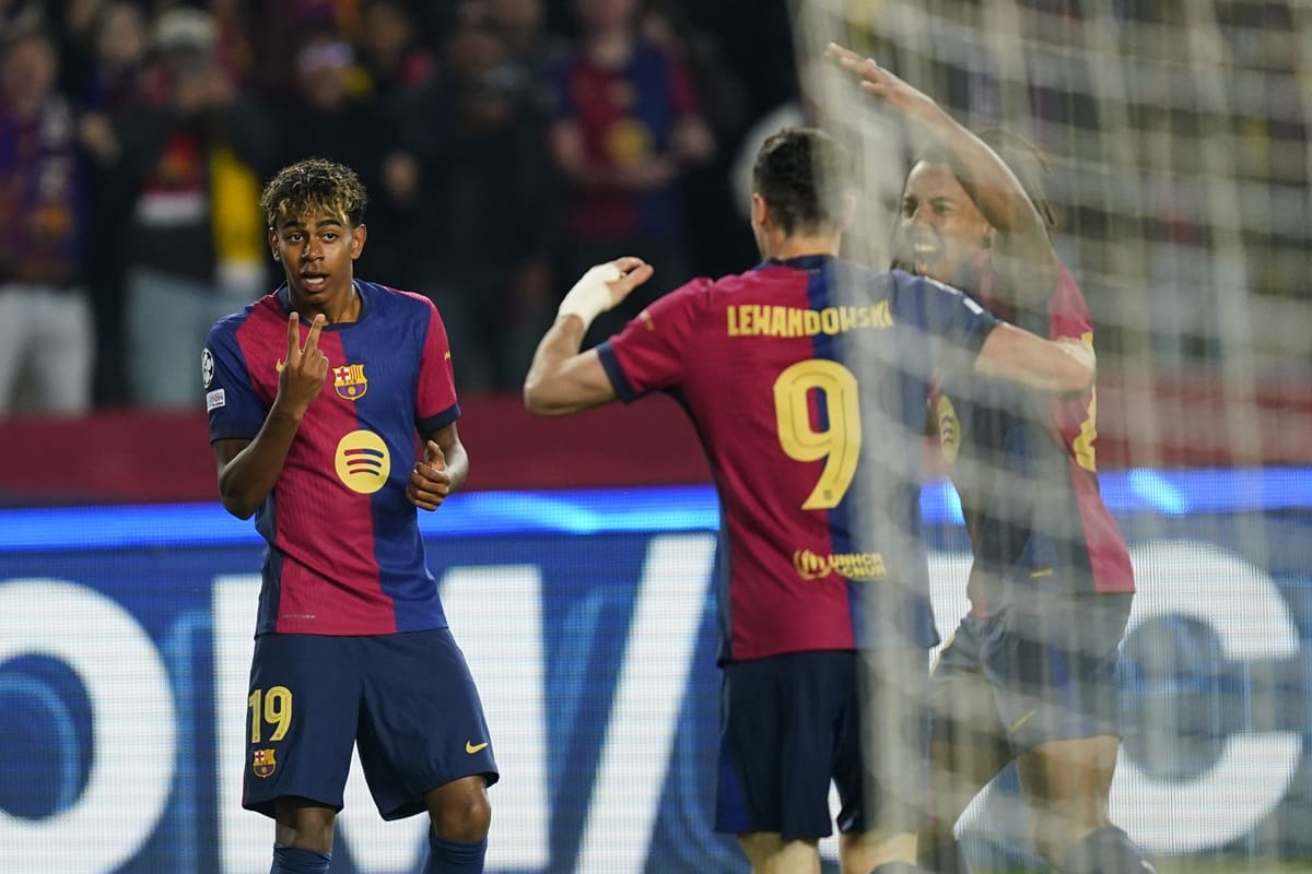 Lamine Yamal e Robert Lewandowski - Foto Sergio Ruiz / Imago Sipa USA