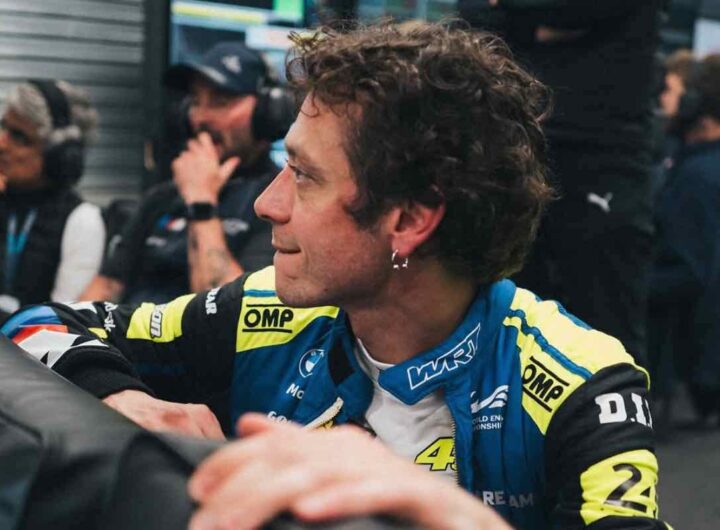 Valentino Rossi ai box